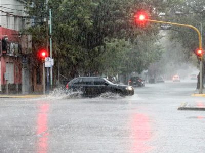 La fuerte tormenta que afectó a Neuquén descargó granizo y gran cantidad de agua en pocos minutos