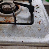 El truco milagroso de las abuelas para quitar la grasa pegada de la cocina con solo 3 ingredientes