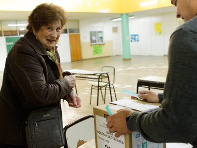 La historia de Aurora que reflejó los obstáculos a la hora de ir a votar