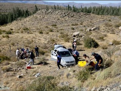 Una familia de Neuquén sufrió un grave accidente y un menor debió ser trasladado en helicóptero en estado crítico