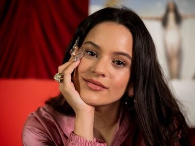 "¡Cásate conmigo!": Rosalía sorprendió a sus fans con esta imagen