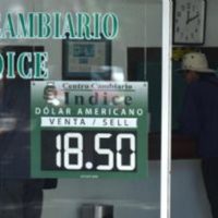 Peso gana terreno tras datos de inflación
