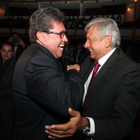 AMLO: El movimiento los ha hecho gobernadores 'y en menos que canta un gallo, nos traicionan” (Video)