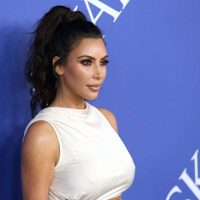 "¡Juntas y frente al espejo!": Kim Kardashian y sus hermanas ¿olvidaron la cuarentena?