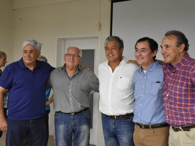Rolando Figueroa cosecha nuevos apoyos entre mutuales y cooperativas