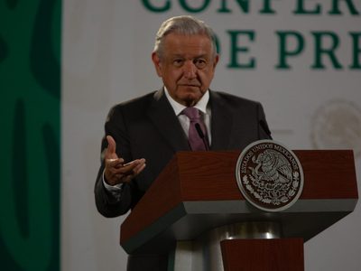 AMLO acusa al exrector de la UdeG y opositores de boicotear retorno a clases presenciales