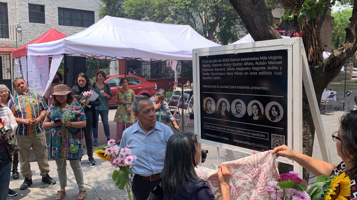 Familiares de las víctimas, el domingo último en el segundo memorial del Caso Narvarte
