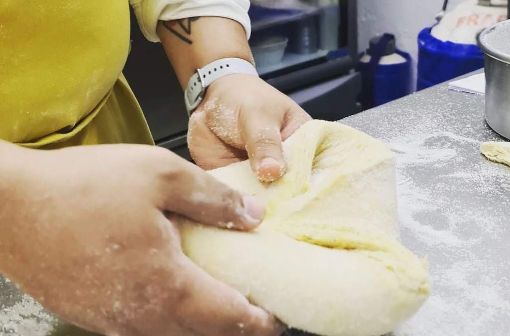 Allí también se realizan los cursos y talleres para aprender las bases de la panadería