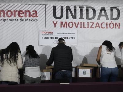 INE ordena a Morena deje de usar electoralmente plan de vacunación anti covid-19