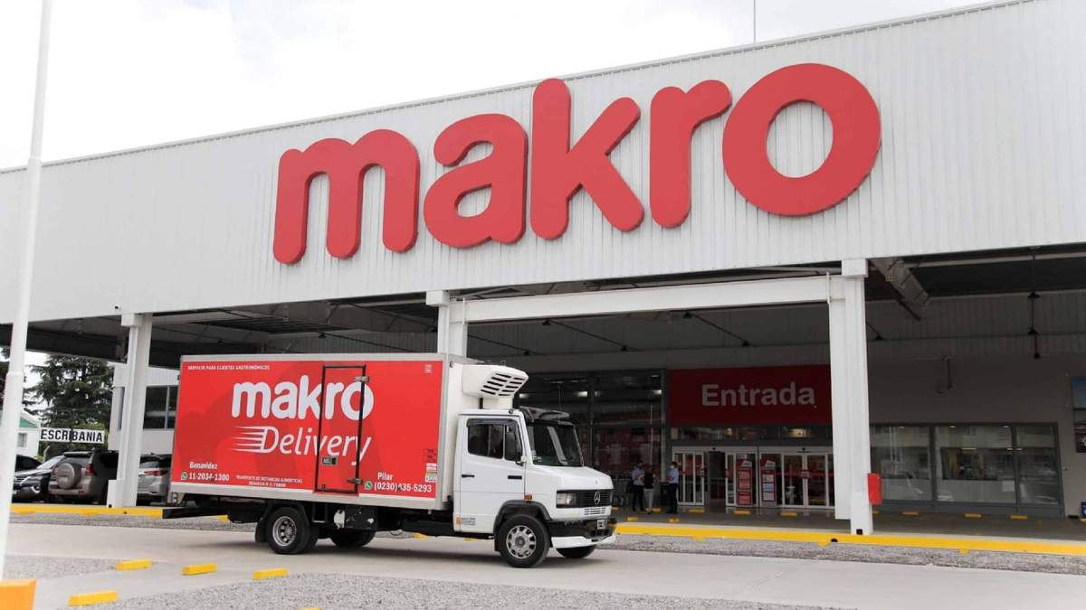 Makro inició su salida del país. Fuente: (X)