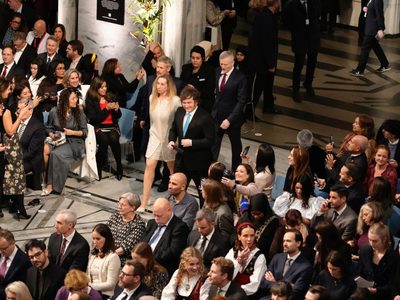 Javier Milei suspendió sus actividades en Oslo y regresará a Argentina