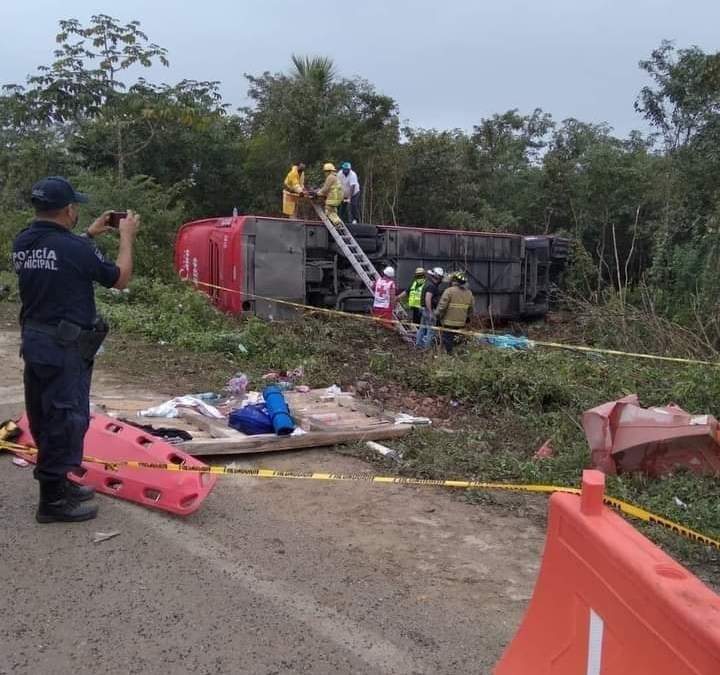 El accidente se registró en la autopista Cancún-Mérida