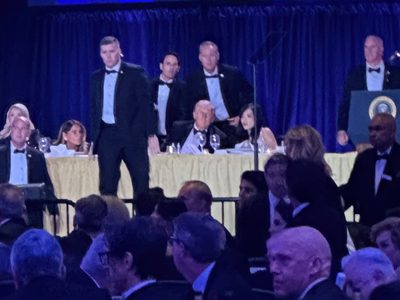 La noche en que una gran historia llegó directo a los periodistas de Washington