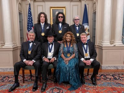 Trump presenta los premios del Centro Kennedy en honor a Sylvester Stallone, Kiss y Gloria Gaynor