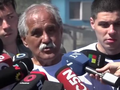 Con dolor, el abuelo de las jóvenes asesinadas apuntó a Espinoza