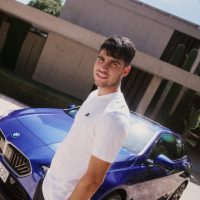 Acuerdo millonario: Carlos Alcaraz eligió uno de los coches más caros del mundo