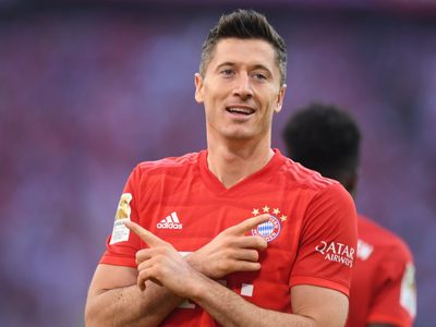 Robert Lewandowski fue elegido el mejor de la Bundesliga y ahora va por la Bota de Oro