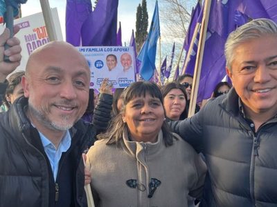 Figueroa y Rubén “Ojito” García recorrieron Cutral Co a dos semanas de las elecciones
