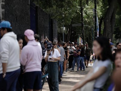 Joven tapatía llora por falta de boletas en casillas especiales de la CDMX