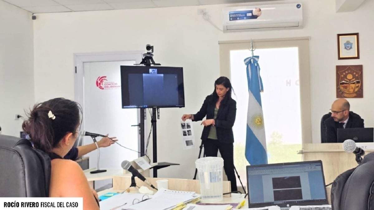 La fiscal Rocío Rivero en la producción de su alegato en el primer juicio presencial en Rincón de los Sauces. Fuente (MPF)
