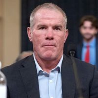 Brett Favre, exjugador de la NFL, revela que padece Parkinson