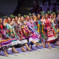 Danza de escándalos en la Guelaguetza: reventa, Yalitza, exclusiones políticas…