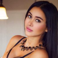 ¡Alto tesoro! Joselyn Cano sólo usó unas joyas en lugar de ropa ¡De infarto!