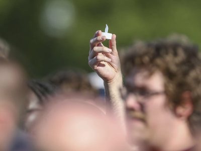 Surgen preguntas sobre cómo hijastro de una policía se convirtió en acusado del tiroteo en Florida