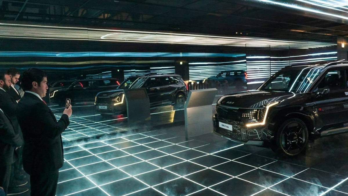 Gira del gobernador de NL, Samuel García, por Corea del Sur, donde KIA presenta sus autos eléctricos