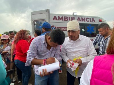 Ventarrón derriba templete y lona en mitin de Alejandra del Moral; hay unos 30 heridos (Videos)