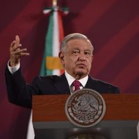 La consejera jurídica fue a la SCJN a presentar "pruebas" sobre los libros de texto: AMLO