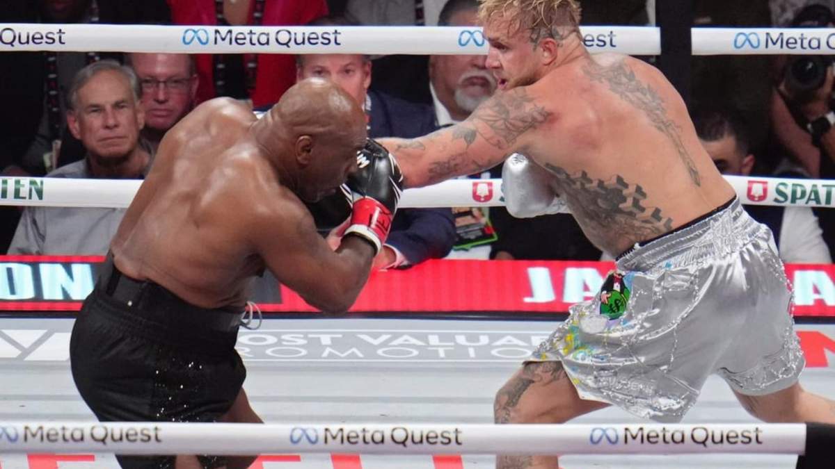 Mike Tyson en su combate de la categoría pesopesado ante Jake Paul en el Estadio AT&T