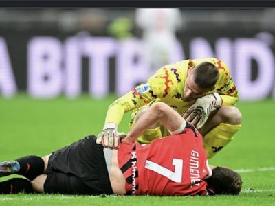 Santiago Gimenez se lesiona en el empate del Milan 2-2 contra la Fiorentina (Video)
