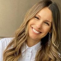Pampita enciende la primavera con un conjunto ideal para cualquier ocasión y que va a ser el ítem de la temporada
