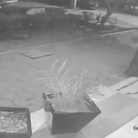 Con "llave china", sujeto roba a una mujer en Tlatelolco (Video)