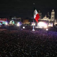 Grupo Firme rompe récord de asistencia, acuden 280 mil personas al Zócalo