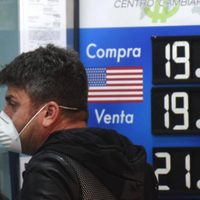 El peso cierra el año con una depreciación acumulada de 5.13 por ciento frente al dólar