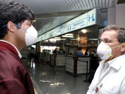 Profesionales de la Salud advierten que el problema del país no es el Covid-19 sino la neumonía