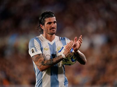 Le ganó adentro y afuera de la cancha: los picantes cruces entre Rodrigo De Paul y un ídolo de Chile