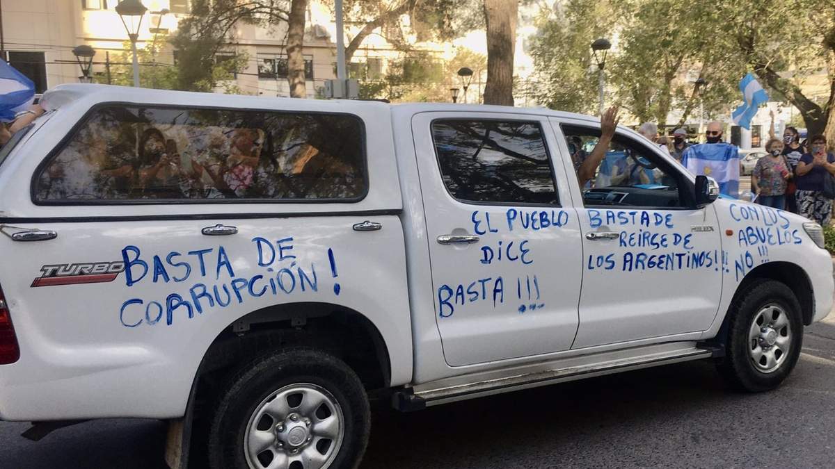 Los neuquinos salieron a manifestar. Fuente: (Twitter)