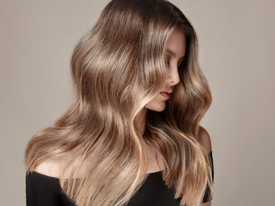 El truco de las abuelas para tener el cabello sedoso y largo usando 3 productos que seguro tenés en casa