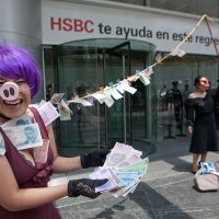 #PanamaPapers: Bancos se asocian con despachos para que ricos escondan sus bienes
