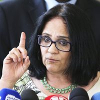 'Niño viste de azul y niña viste de rosa” en la era de Bolsonaro, dice ministra (Video)