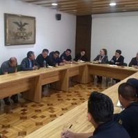 Gobierno de la CDMX acuerda con bomberos retiro de plantón del Zócalo