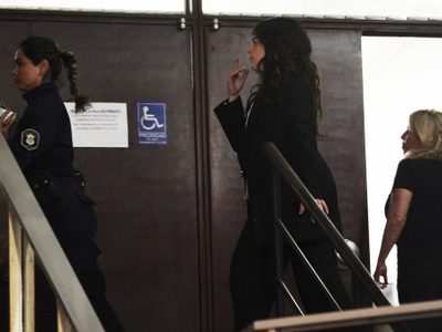 "Si ellos hubieran hecho su trabajo esto se habría evitado": Hija de Maradona declara contra médicos