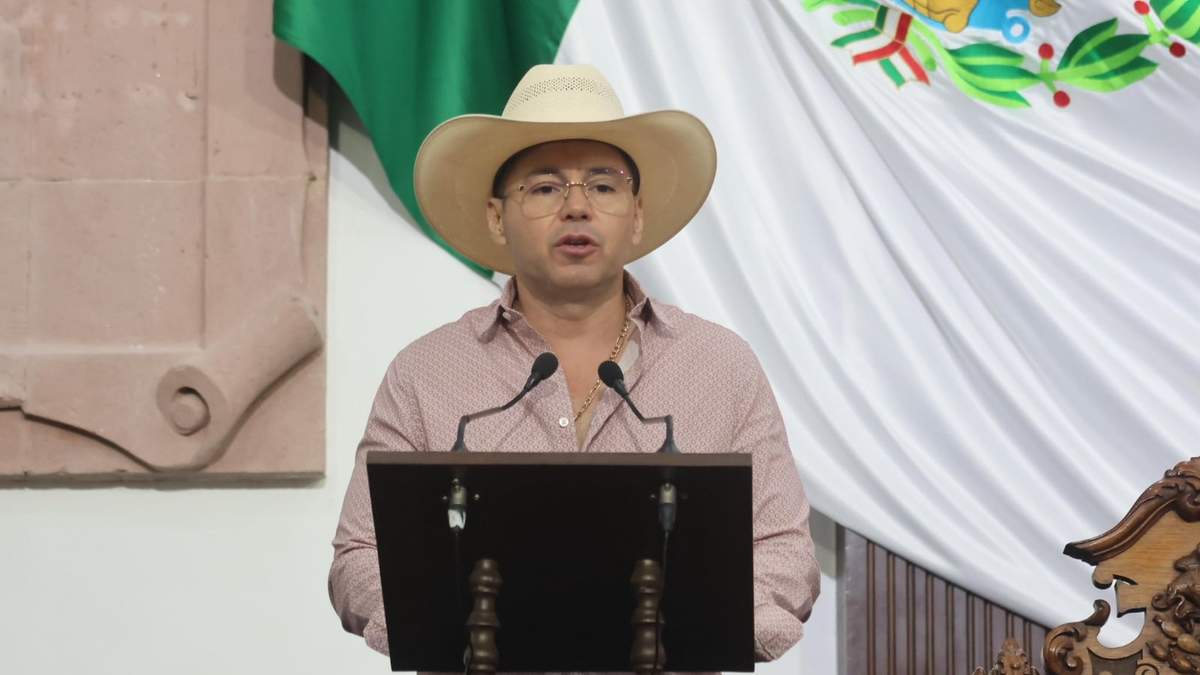El diputado petista por Coahuila, Antonio Flores en el Congreso estatal