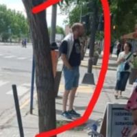Creyeron ver a Emiliano Gatti en el Parque Central y comenzaron a escracharlo