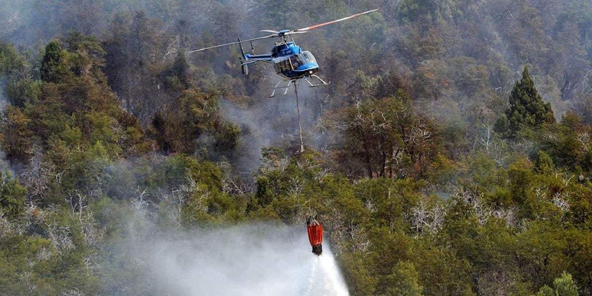 Incendio en el límite fronterizo, en cercanía a Moquehue. Fuente: (Neuquén Informa)
