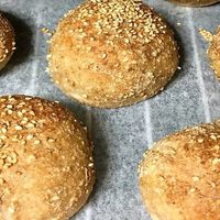 Pan keto por unidad y con pocos ingredientes: para una merienda exprés, deliciosa y más sana
