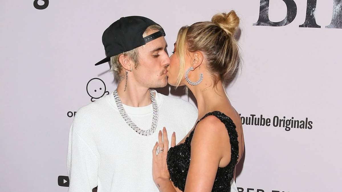 Justin Bieber y Hailey Baldwin. Fuente: (Twitter)